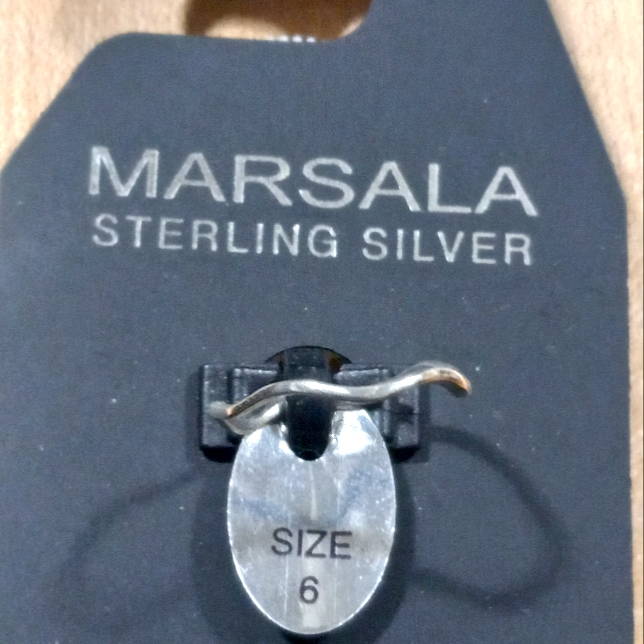 Sterling Silver Wavy Band Ring 15$
